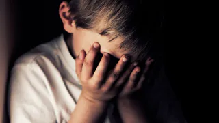 Несладкое детство: в Татарстане 42-летний мужчина избивал маленького сына