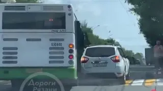 В центре Рязани в ДТП попал автобус