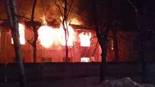 В Скопине на улице Красноармейской выгорело бывшее здание войсковой части