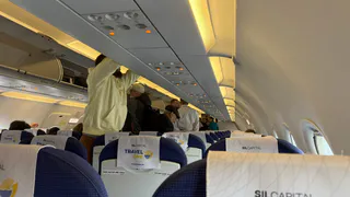 Стюардесса рассказала, почему в самолет нельзя надевать джинсы или кроссовки - запомните это раз и на всю жизнь