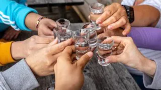 Названы способы очистки организма после злоупотребления алкоголем