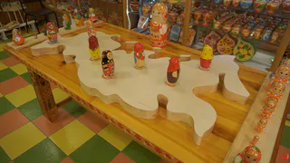 Мастера из Суздаля научили матрёшек летать