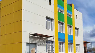 В Коми проверили ход строительства сельского центра для несовершеннолетних