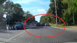 "Глупое ДТП": на Октябрьской как-то нелепо столкнулись сразу три автомобиля