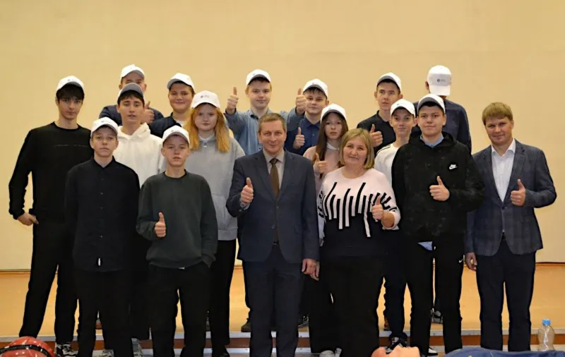 Урок в мире энергетики: школьники Чувашии знакомятся с профессией энергетика