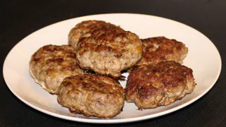 2 ложки в фарш, и котлеты получаются сочные и нежные — неожиданный лайфхак от шеф-поваров 