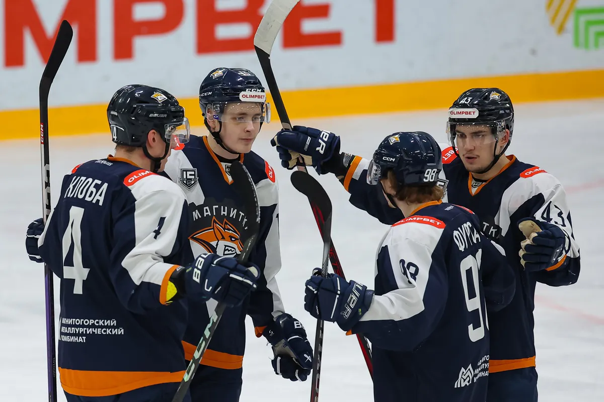 «Магнитка» уступила в пятом матче серии: разгром от новокузнецкого «Металлурга»