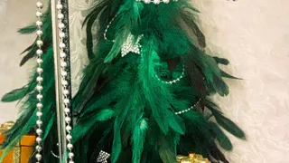 Елки из перьев и бумаги: фотоподборка творческих работ на новогодний конкурс от PRO Города