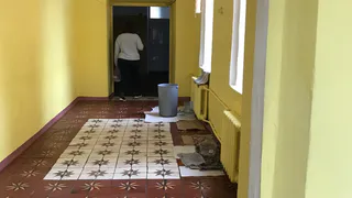 Февральское потепление проникло под крышу: как протекает потолок в РГУ и квартирах рязанцев