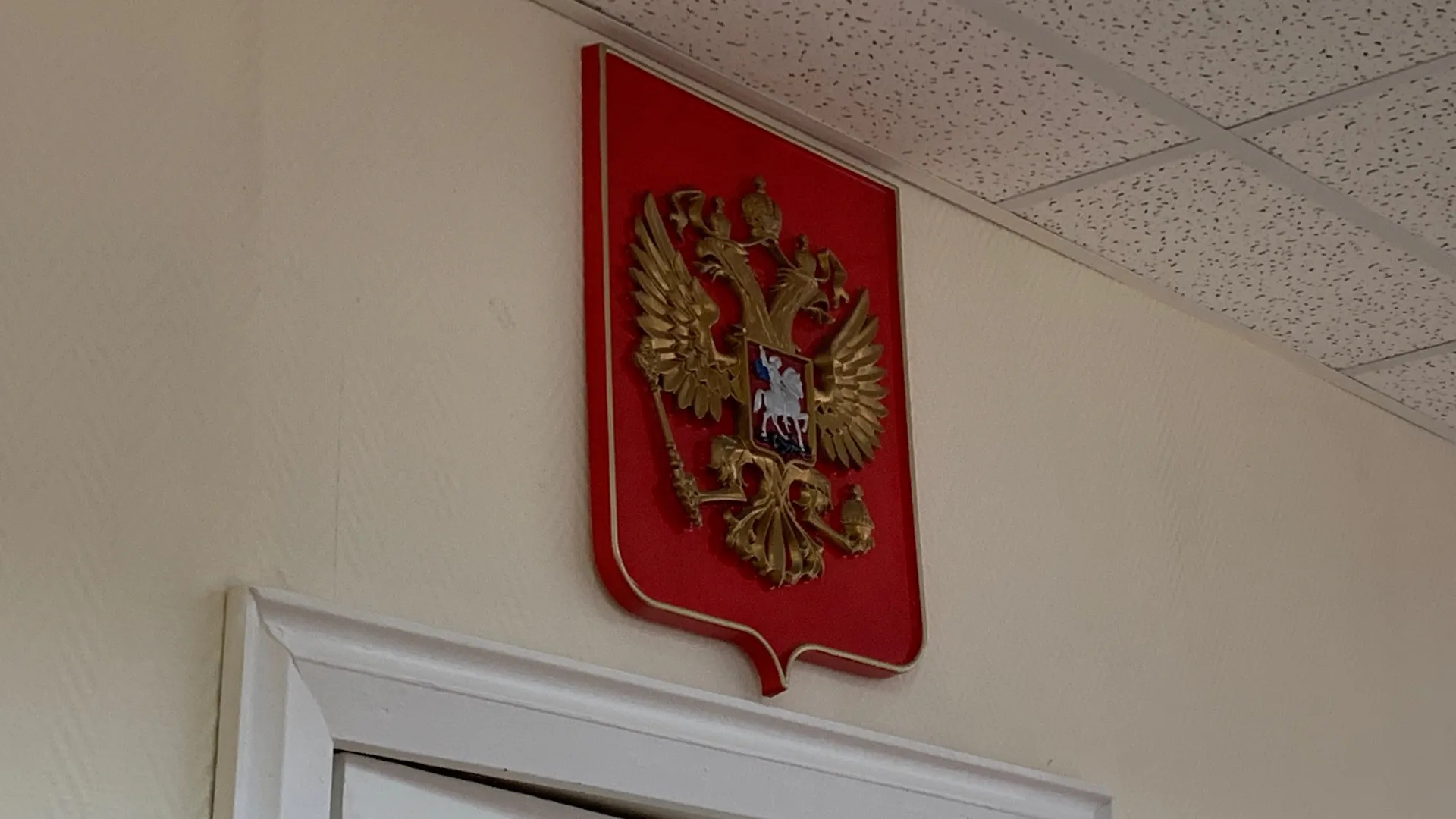 Четверых врачей в Удмуртии выпустили из СИЗО под домашний арест