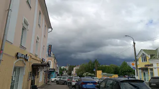 Опытный водитель раскрыл секрет, почему никогда не заправляет бак "под завязку": важно запомнить