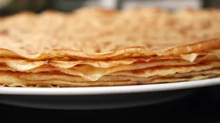 Блины получаются бледными из-за одной ошибки — три добавки возвращают золотой румянец