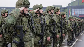 Бесплатный проезд в отпуск сохранили для военных с Крайнего Севера