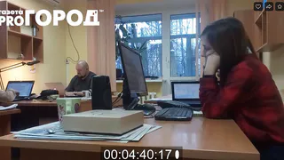 За сколько минут удалось дозвониться до МФЦ на Каширина: видео