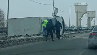 На Северном обходе в Рязани перевернулся большегруз
