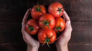 Быстро очищаем помидор от кожицы