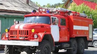 В Дятьково загорелся металлический вагончик.