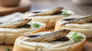Новогодние бутерброды со шпротами: забытая классика СССР в новом прочтении — для года Лошади идеально