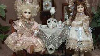 В нижнекамском городском музее открылась выставка кукол