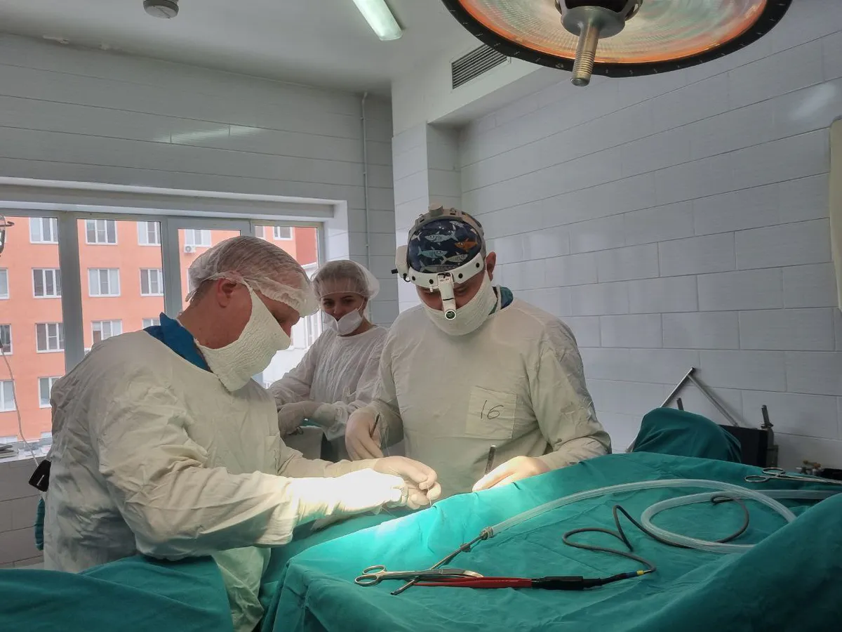 Пензенские нейрохирурги провели сложные операции по удалению осколков из мозга у двух бойцов СВО