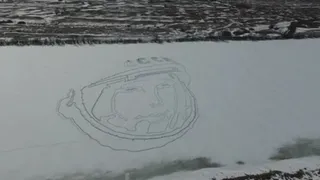 Появилось видео, как рязанцы делали на льду портрет Гагарина