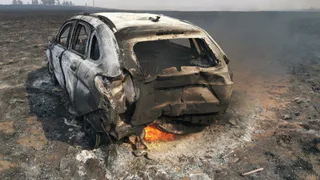 Дым от горящих полей стал причиной ДТП под Магнитогорском: автомобиль сгорел дотла