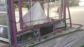 В новогоднюю ночь в одном из городов Коми неизвестные разбили остановку