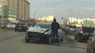 У гипермаркета «Глобус» столкнулось сразу три автомобиля