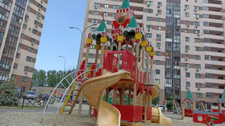 В селе Черная Слобода прокуратура обнаружила проблемы на детской площадке 