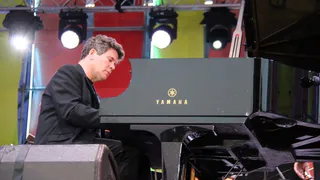 Суздальский монастырь превратился в сцену фестиваля Дениса Мацуева