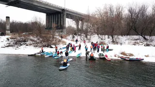 Не смогли дождаться лета: Рязанцы прошли по Оке на сап-бордах