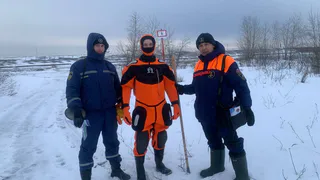Инспекторы ГИМС МЧС Чувашии и спасатели ГКЧС ежедневно патрулировали реку Волгу с выходом на лед в новогодние праздники