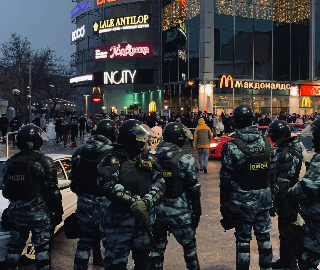 Ждем ответов: рязанские СМИ направили Любимову коллективный запрос после акции в поддержку Навального