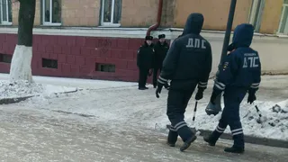 Брянские чиновники отгородились от народа заборами и полицией