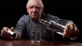 В России предложено создать водку для пенсионеров