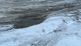 Мэр одного из городов Коми поручил оперативно устранить все ямы на дорогах