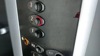 239 жителей Коми за год попали в ловушку в виде застрявших лифтов