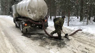 Соцсети: в Солотче неизвестные сливают нечистоты в канализацию