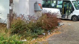 Водители маршруток №75 сделали свалку из конечной остановки