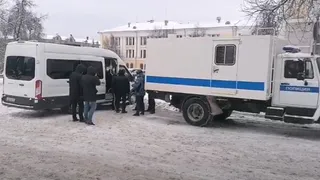 В Брянске центра города начались первые задержания