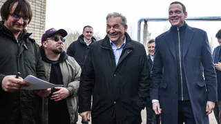 Владислав Третьяк открыл в Скопине сквер с новой хоккейной площадкой