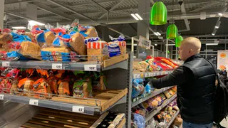 Именно этот продукт в 100 раз вреднее алкоголя: быстро губит все органы. А мы едим его каждый день и детям даем