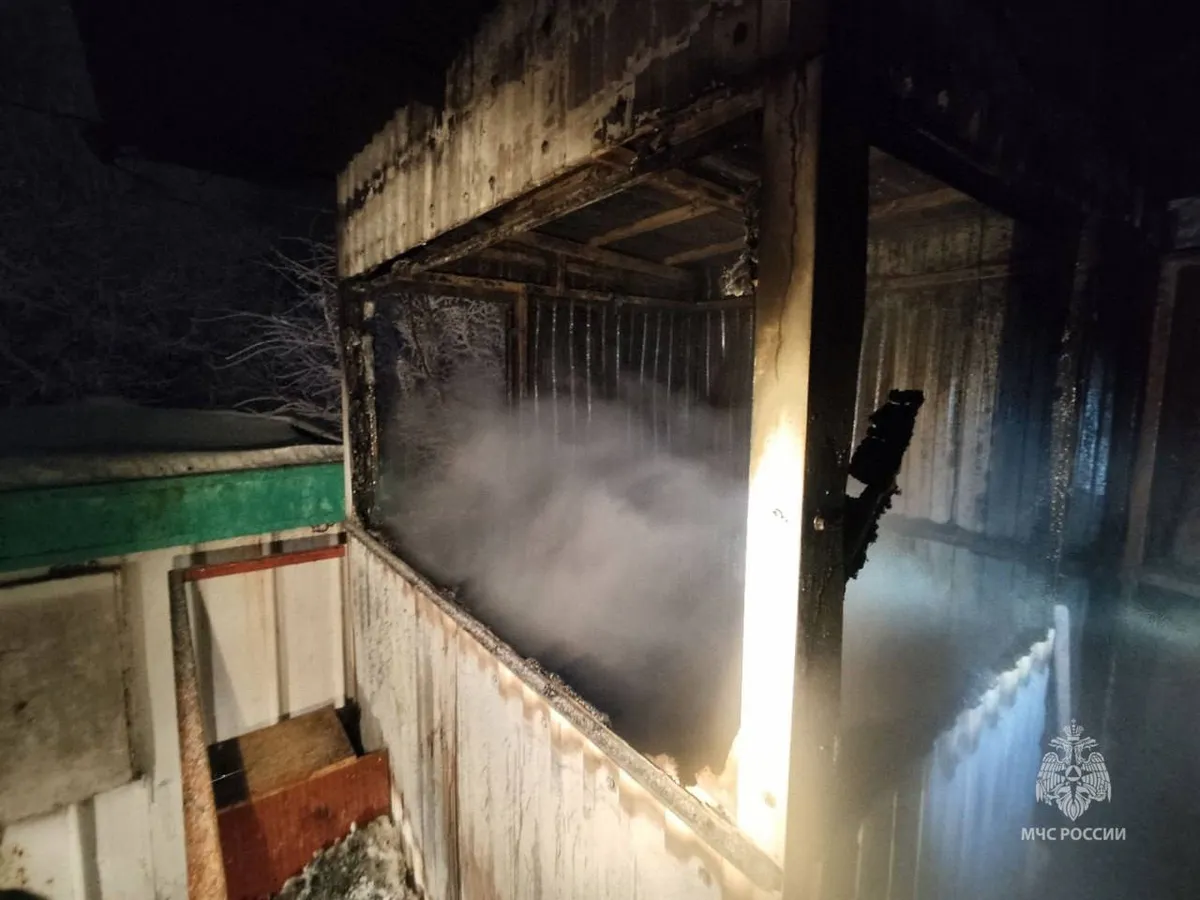 В Магнитогорске при пожаре в сторожке погиб мужчина