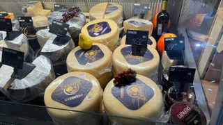 В Челнах задержана девушка за кражу 28 упаковок сыра из магазина