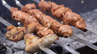 "Выходные переносят, этого требует ситуация в стране": в майские праздники резко внесли изменения