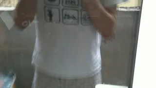 В Татарстане 18-летний студент выпал с балкона, пытаясь сделать селфи