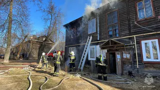 Во Владимире пожарные спасли двух человек из горящего многоквартирного дома