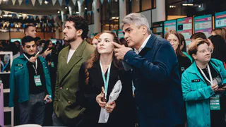 Умный шкаф сам составит ваш образ: партия «Новые люди» поддержала уникальное изобретение челябинских студентов