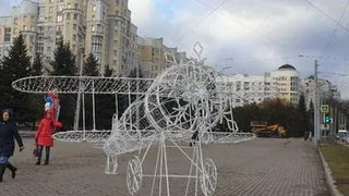 В Брянске появилась новая инсталляция в виде самолета
