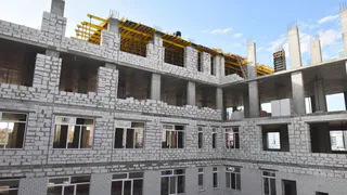 Стройку школы с рухнувшим перекрытием в Совестком районе Брянска завершат в 2020 году